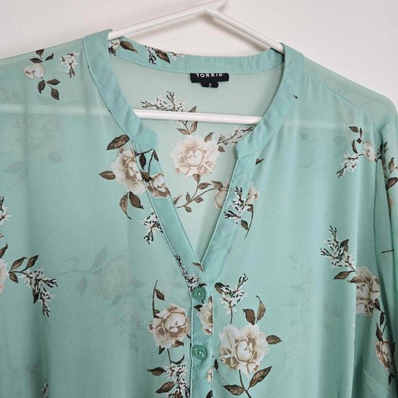Torrid button down sheer blouse, Size 2, Floral Mint Green, High low hem - Picture 2 of 11